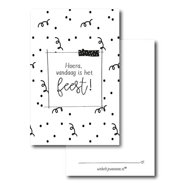 Cadeaukaartje met zwart-witte slingers en stipjes en tekst Hoera, vandaag is het feest!, verkrijgbaar bij Liefs en Lintjes.