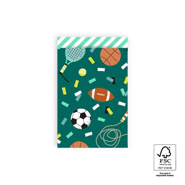 Cadeauzakje maat M (12x19 cm) met Game On sportprint op groene achtergrond met wit-groene gestreepte sluiting – Liefs en Lintjes