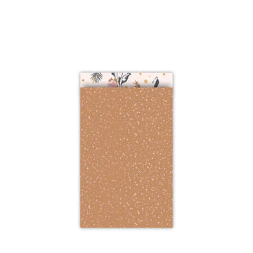 Cadeauzakje maat M (12x19 cm) met sterrenprint in goud op fudge achtergrond – Liefs en Lintjes