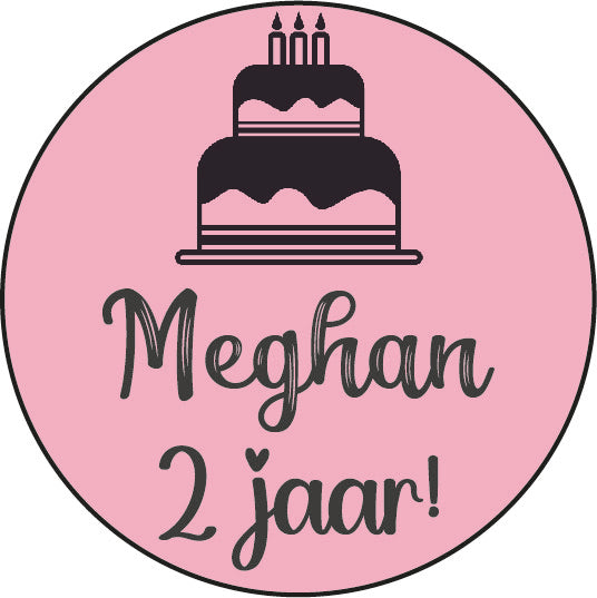 Persoonlijke traktatiesticker Naam Leeftijd Taart – zwart opdruk op ronde sticker van 5 cm – Liefs en Lintjes
