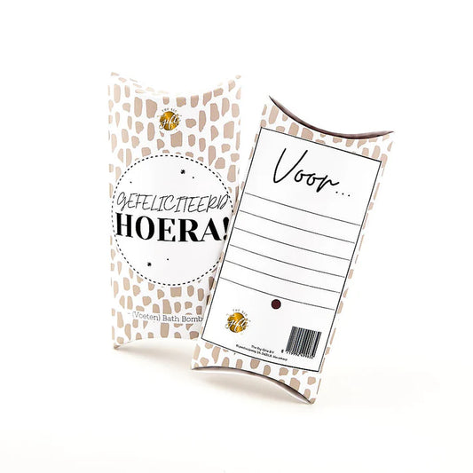 Cadeaudoosje Gefeliciteerd met (voeten) bath bombs en feestelijke print - Liefs en Lintjes