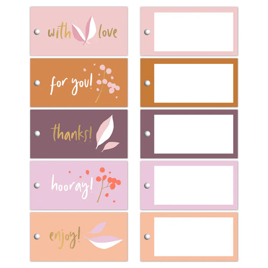 Set van vijf cadeaukaartjes met herfstprints en teksten WITH LOVE, THANKS, HOORAY, ENJOY en FOR YOU, verkrijgbaar bij Liefs en Lintjes.