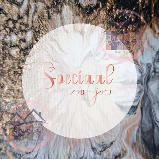 Vierkant cadeaukaartje met abstracte kunstachtergrond en koperfolie tekst Speciaal voor jou, ontworpen door Ariana House of Cards, verkrijgbaar bij Liefs en Lintjes.