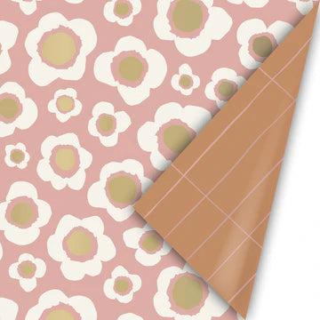 Cadeaupapier met abstracte retro bloemen in oudroze en wit, met ruitjesprint aan de binnenzijde – dubbelzijdig papier van 2 meter voor speelse cadeaus.