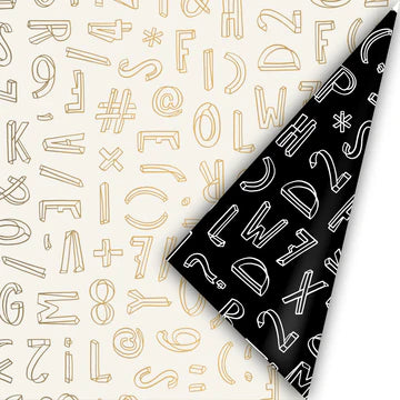 Cadeaupapier Typo Graphic Chic met gouden letters op een witte achtergrond en zwarte binnenzijde – 50 cm breed, 3 meter lang.