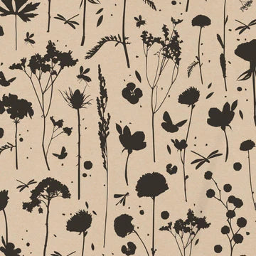 Cadeaupapier Wildflowers Kraft met zwart bloemenpatroon op kraftpapier – 50 cm breed, 3 meter lang.

