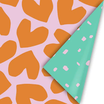 Cadeaupapier XLSoloHearts Colorful met roze hartjes, oranje achtergrond en mintgroene stippen – 50 cm breed, 2 meter lang.