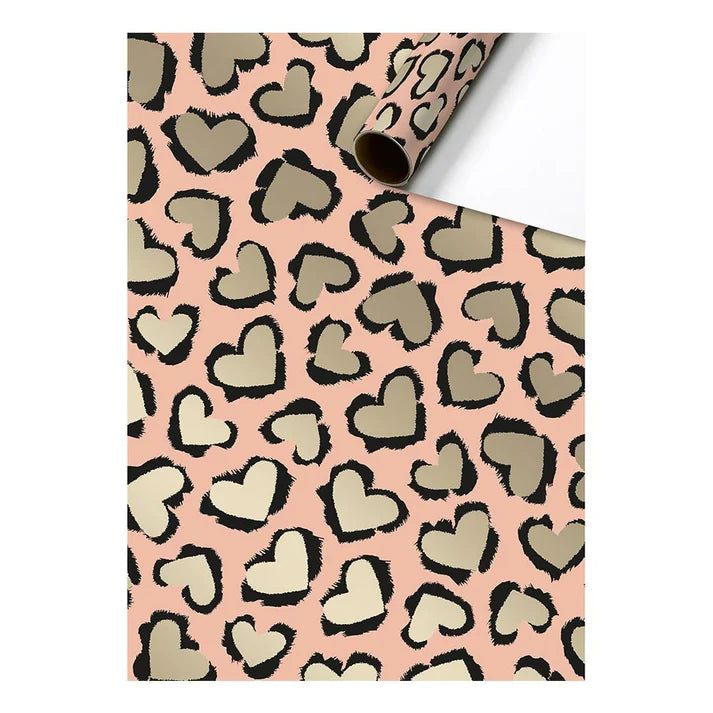 Cadeaupapier 70 cm – Leopard Hearts met luipaardprint en hartjes op beige achtergrond – Liefs en Lintjes