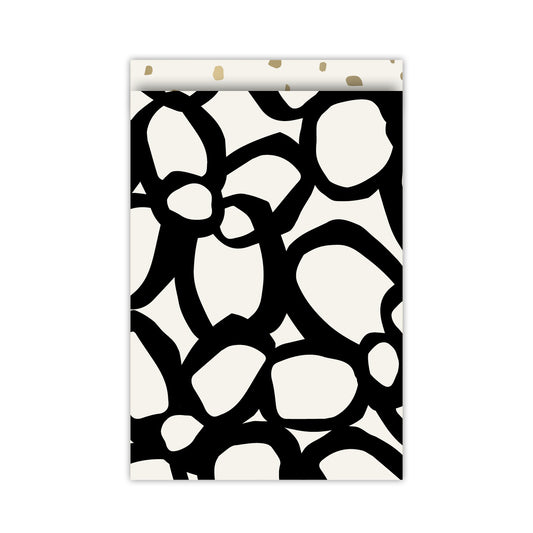 Cadeauzakje maat L (17x25 cm) met zwart/wit bloemenmotief – Bold Flowers Chique – Liefs en Lintjes
