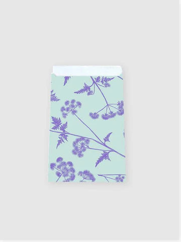 Cadeauzakje maat M (12x19 cm) met Dotted Wildflower bloemenpatroon in mintgroen en lila – Liefs en Lintjes
