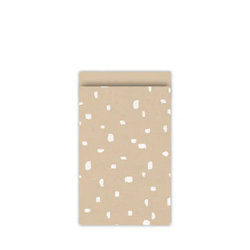 Cadeauzakje maat M (12x19 cm) met witte stippen op kraft achtergrond – Liefs en Lintjes