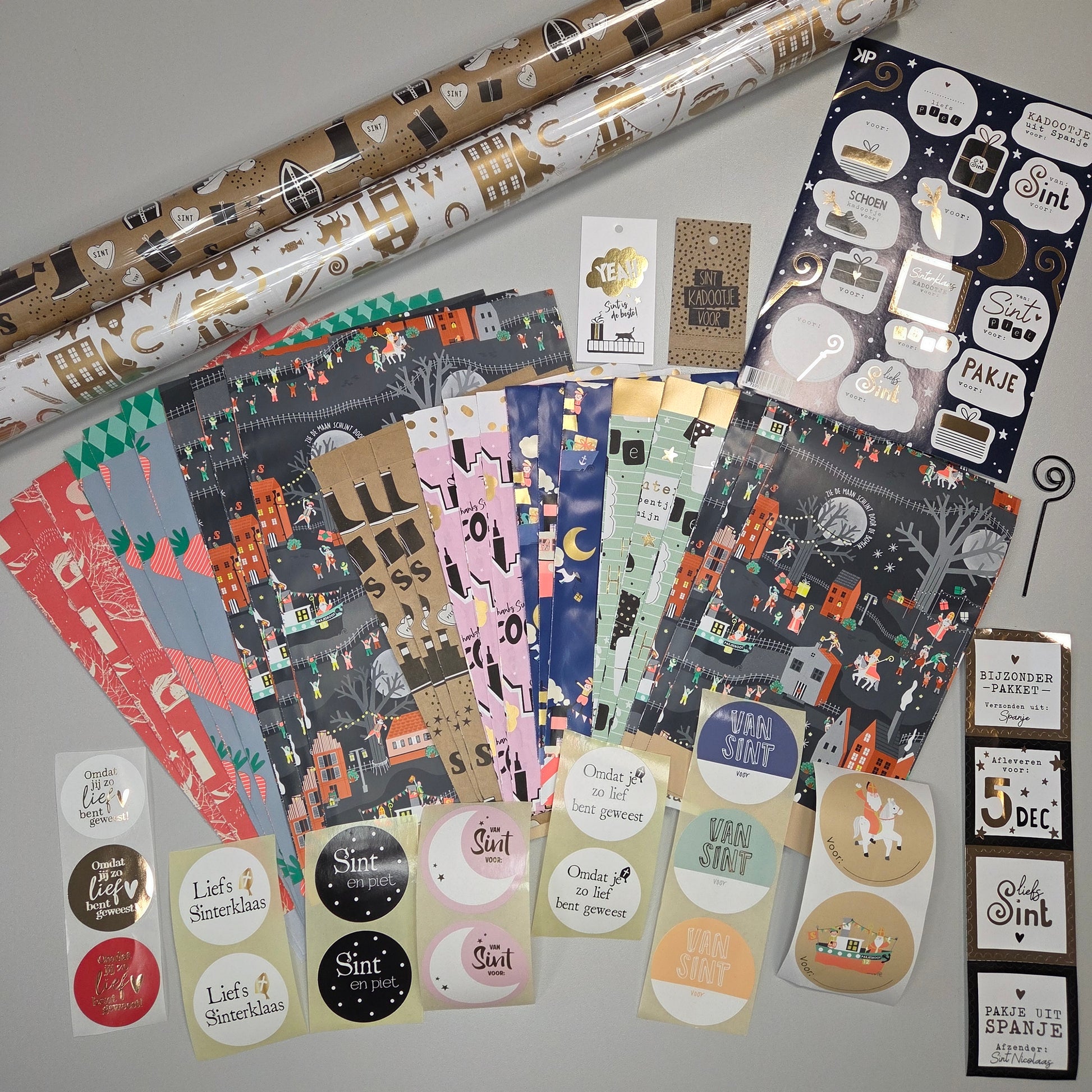 Inpak voordeelset Sinterklaas met cadeaupapier, zakjes en stickers – Liefs en Lintjes