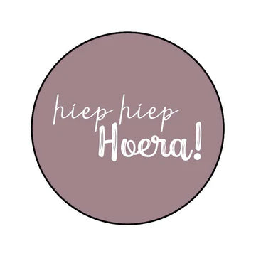 Sticker Hiep Hiep Hoera! (45mm, Set van 10) – Liefs en Lintjes