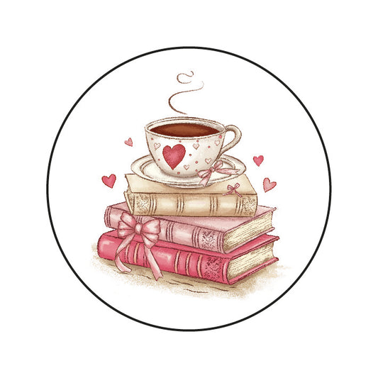 Ronde sticker met illustratie van boeken, kopje thee en hartjes in roze tinten – Liefs en Lintjes